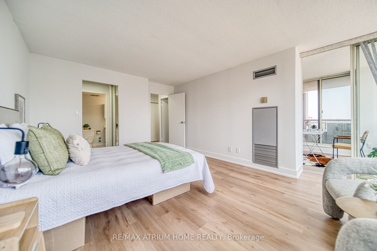 NORTH YORK'S PRESTIGEOUS ADDRESS