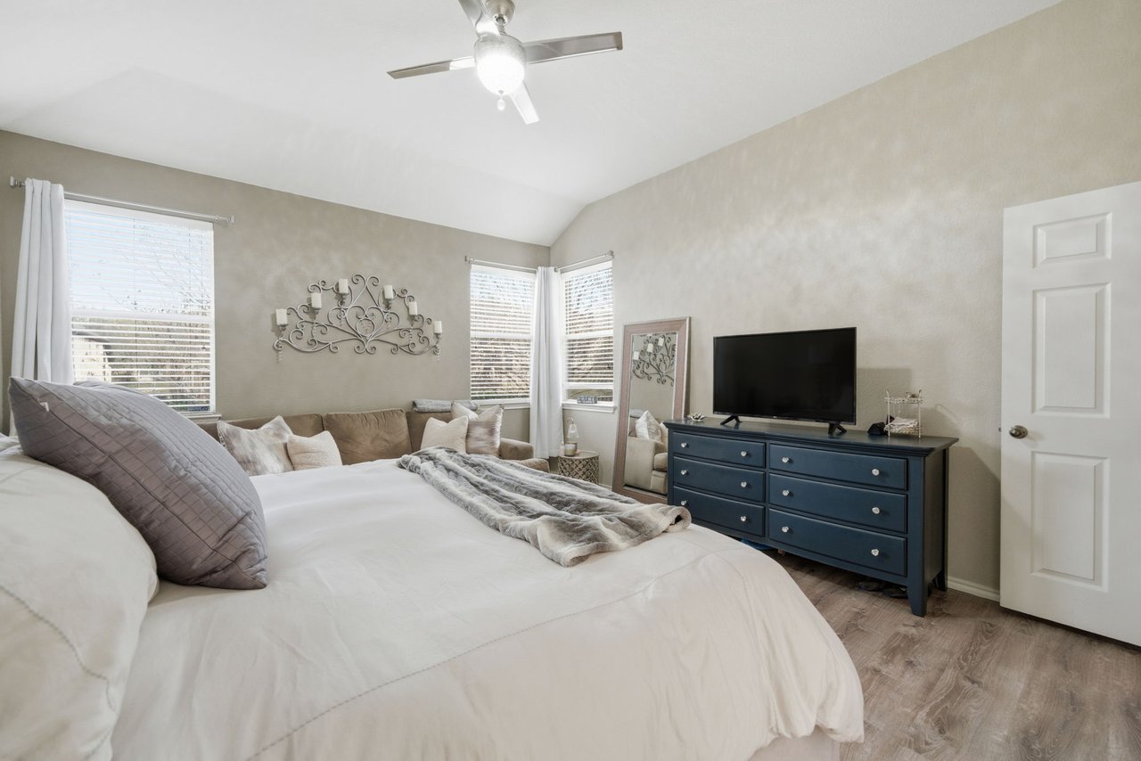 Elegantly Updated Lakeway Retreat w/ New Roof