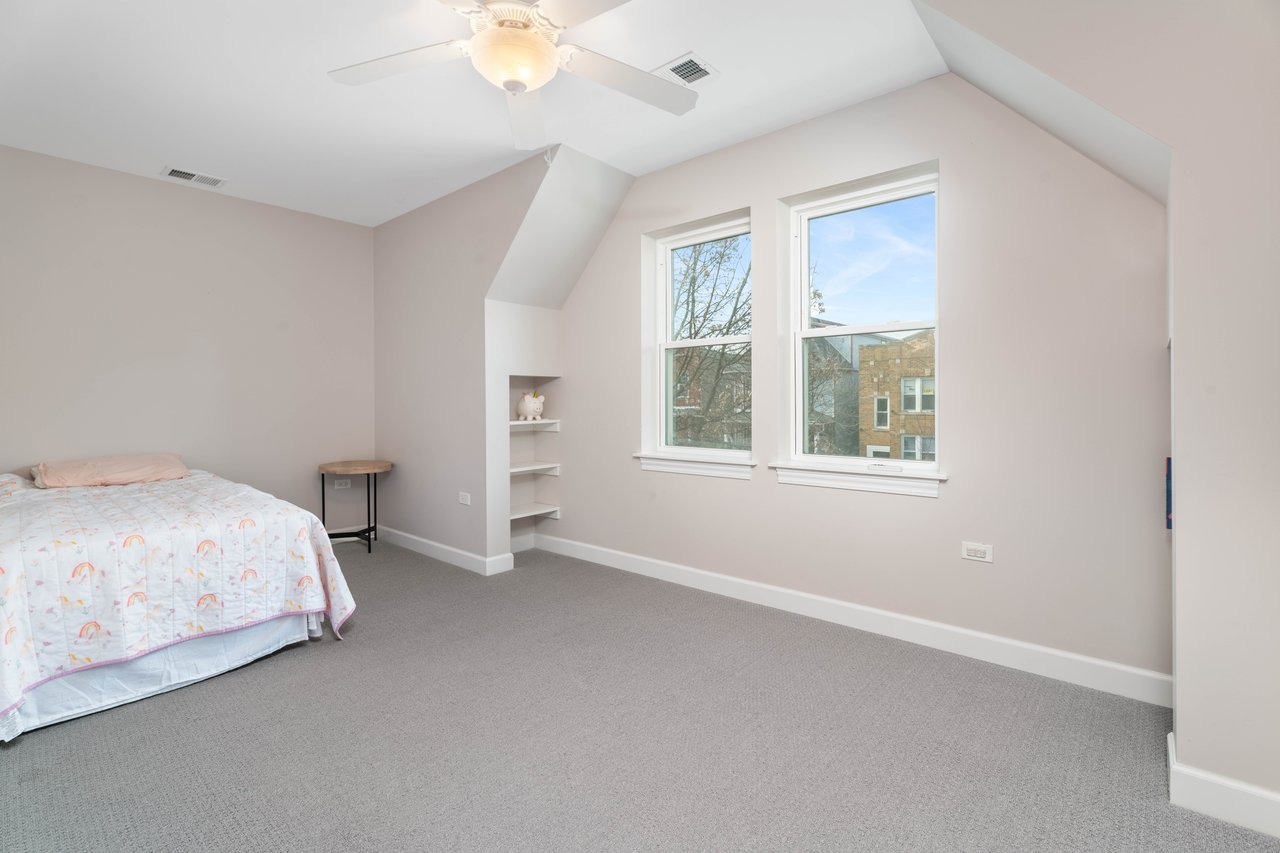 3823 N Albany Ave, CHICAGO, IL 60618