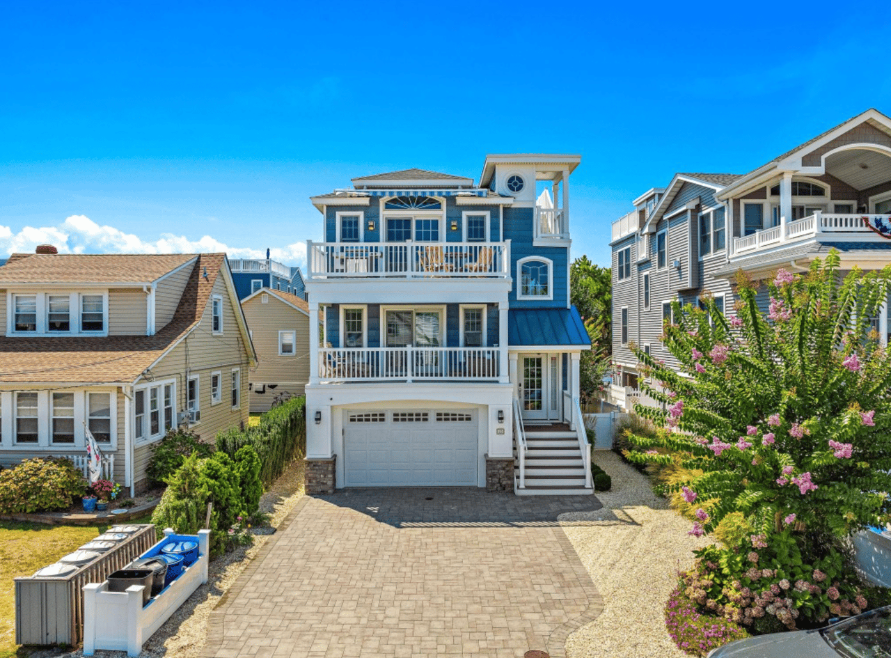 28 16th Street, Surf City