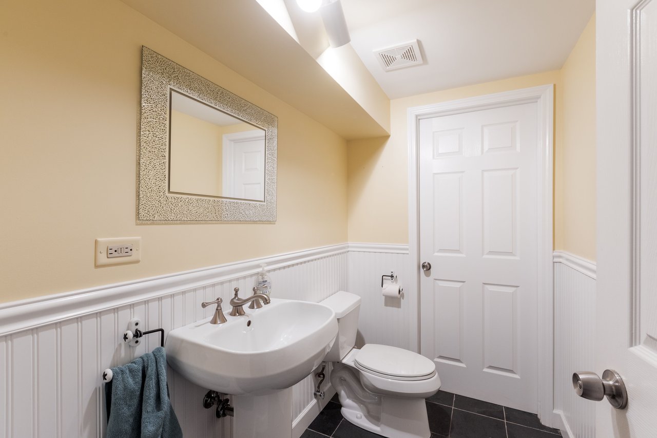 1520 Telegraph Road, Lake Forest