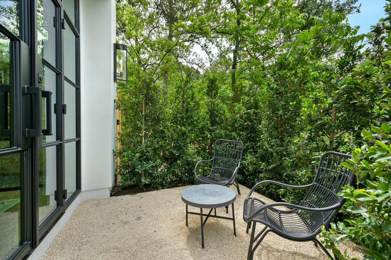 2400 Bridle Path