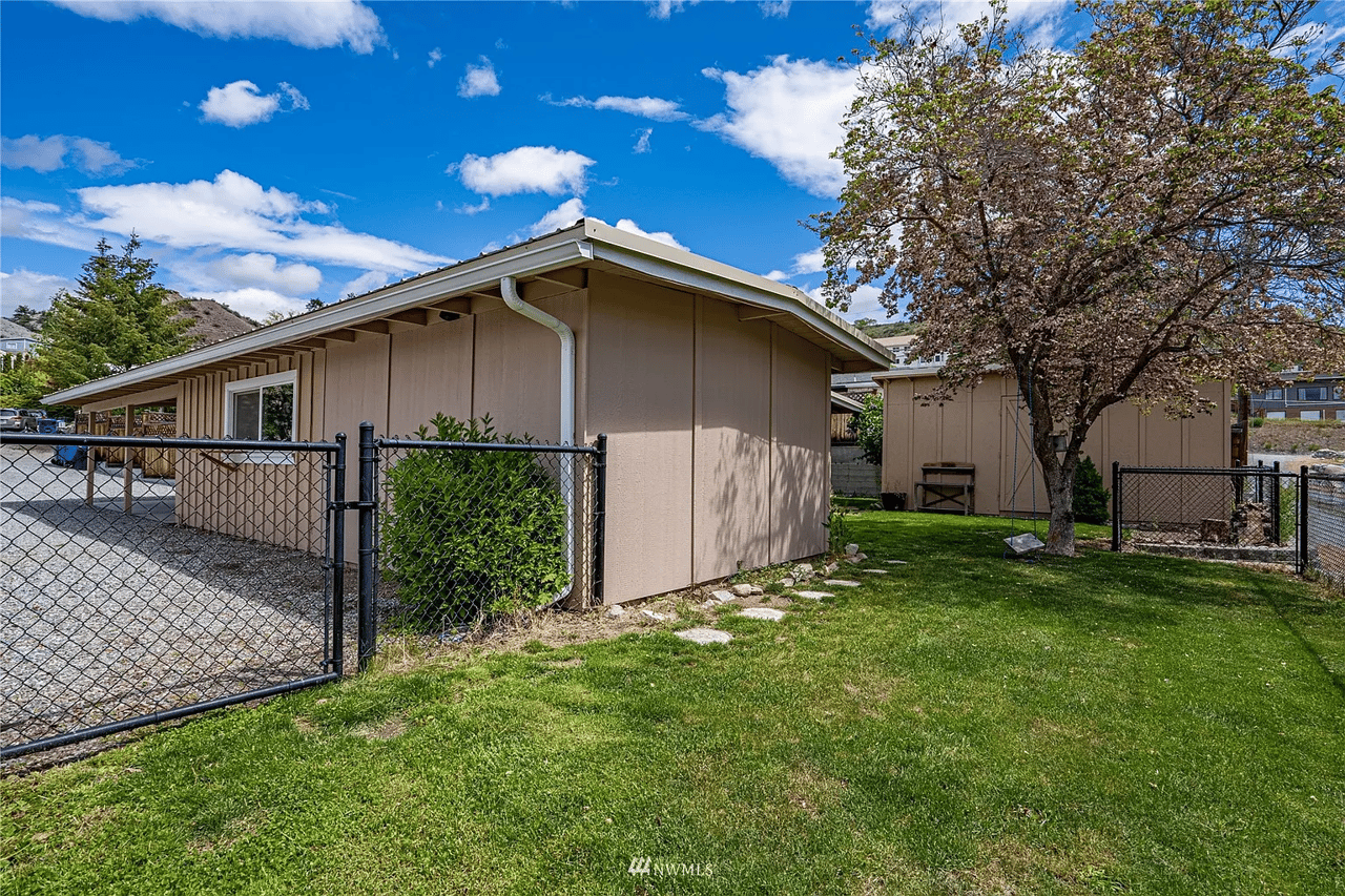 420 E Eli Avenue