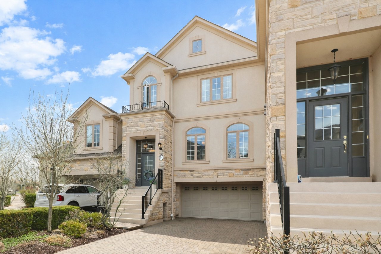 34-2400 Neyagawa Boulevard, Oakville