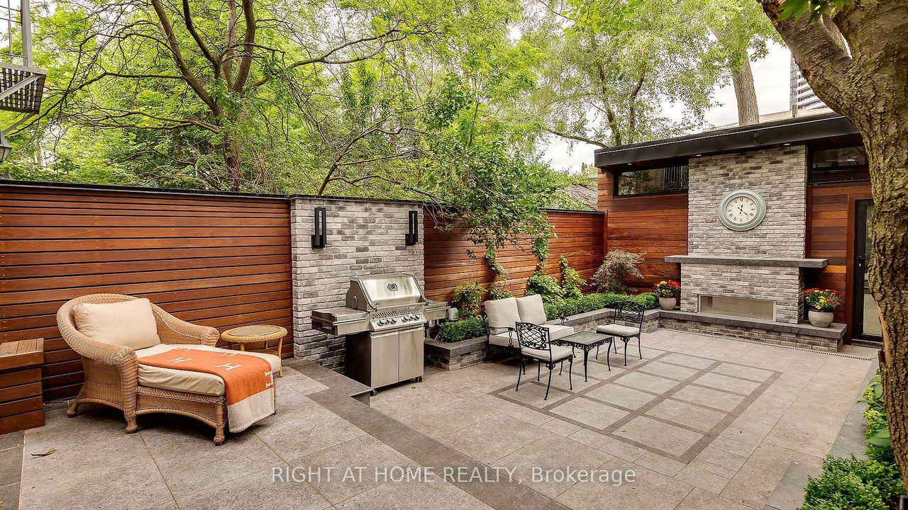 YORKVILLE FORESTY LUXURY