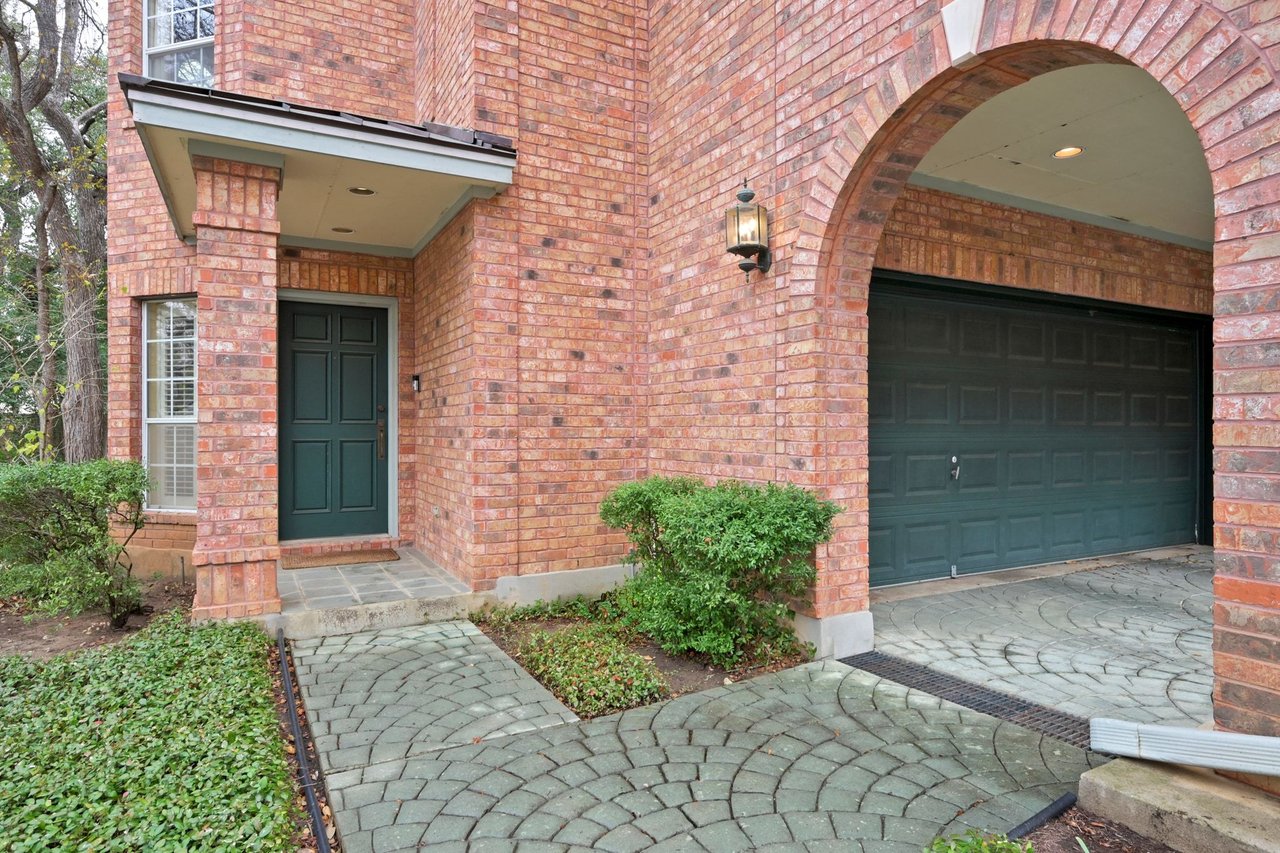 2716 Hillview Green Lane