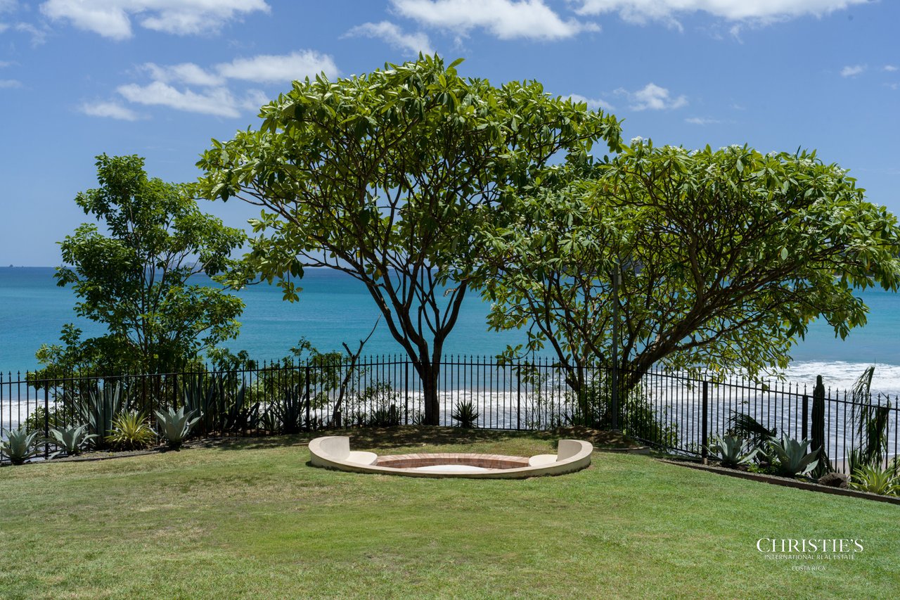 Casa Playa Bonita | Beachfront Luxury Estate in Playa Flamingo