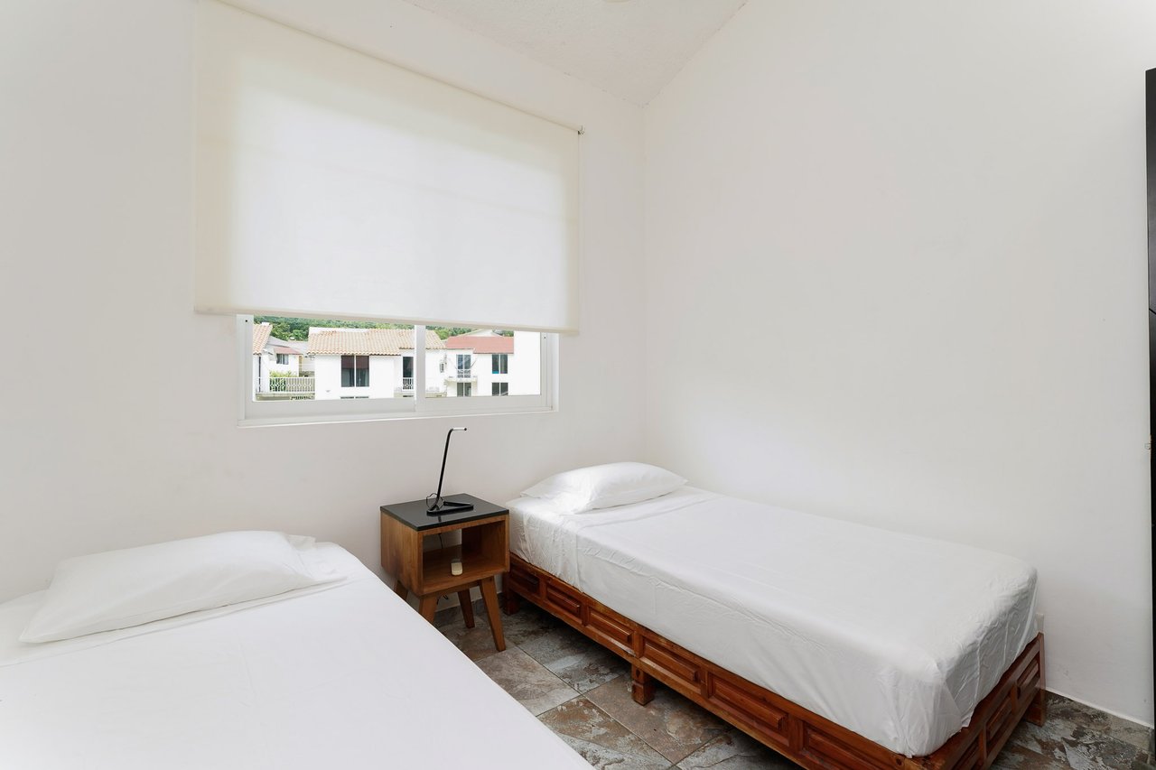 2 Bedroom, Condo, Mirador #6