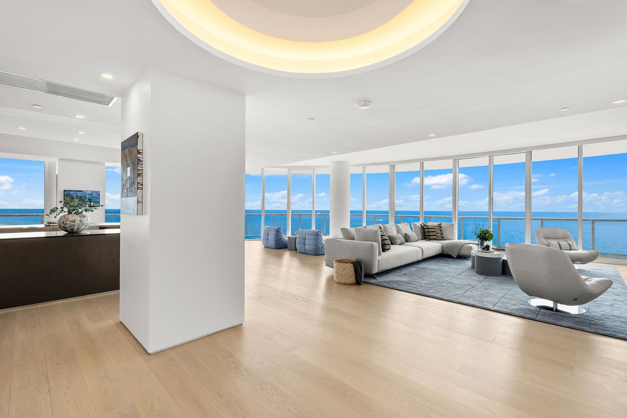 100 S Pointe Drive, Residence 1906/07