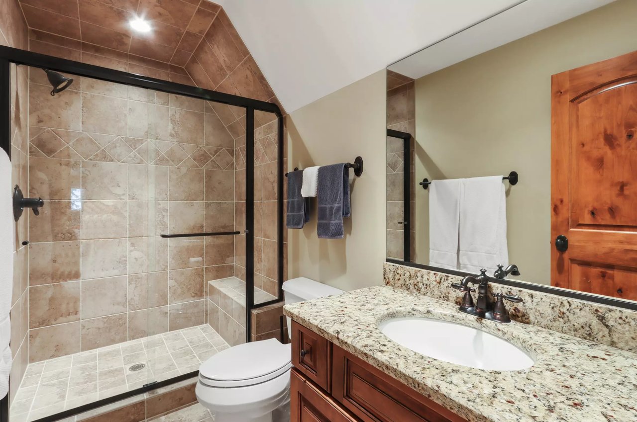 158 Abbey Springs Dr