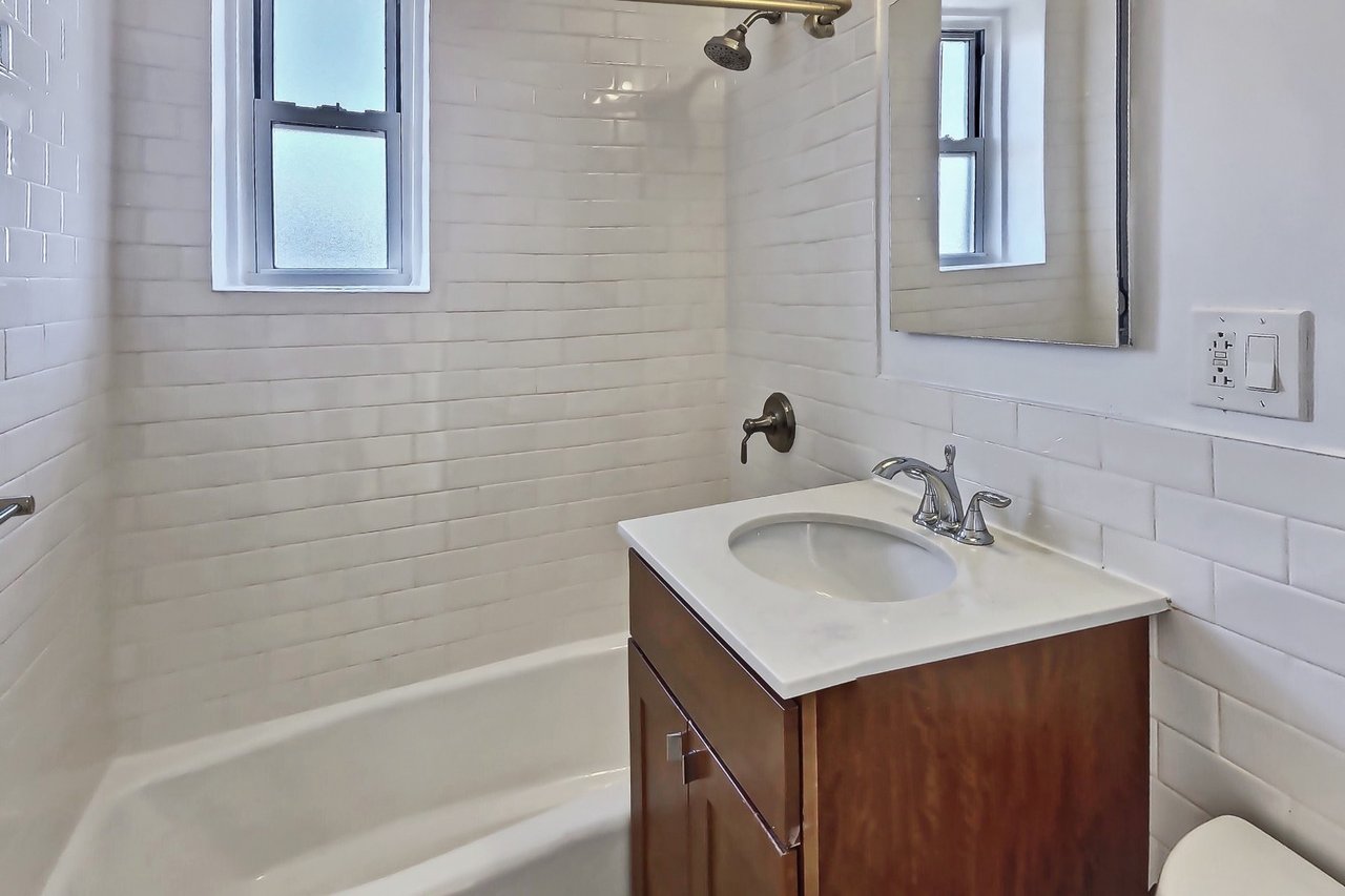 2171 Madison Avenue Unit: 11H