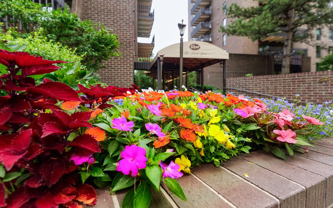 460 S Marion Parkway, 2000