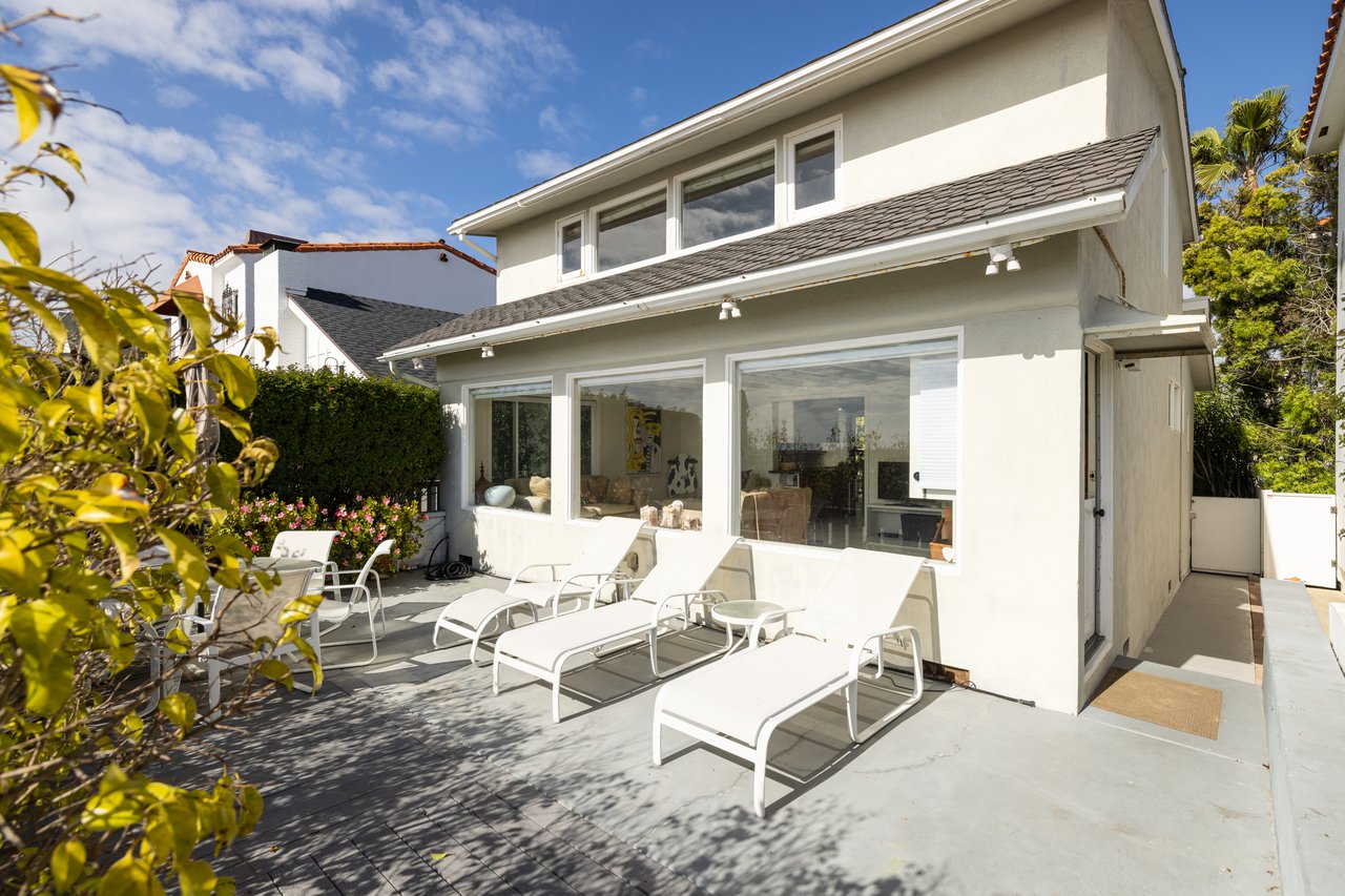 1309 E Balboa Boulevard