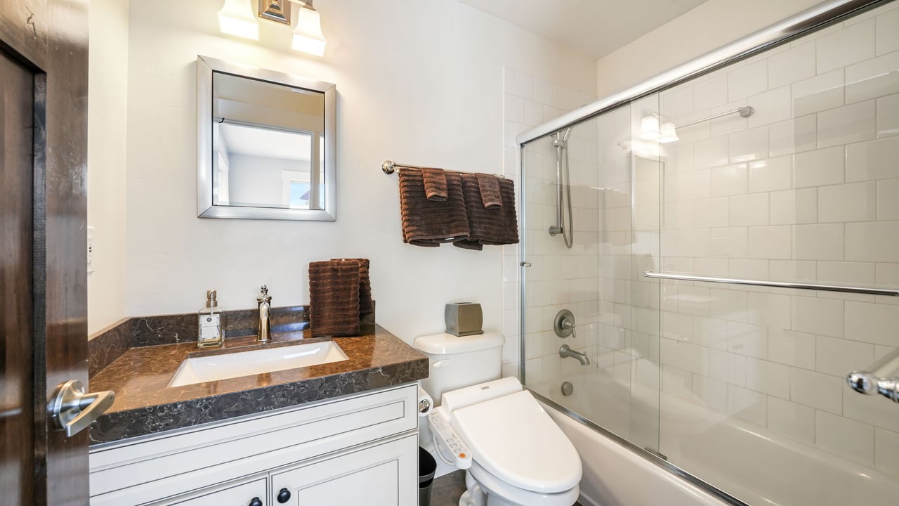 1370 Center Dr #21