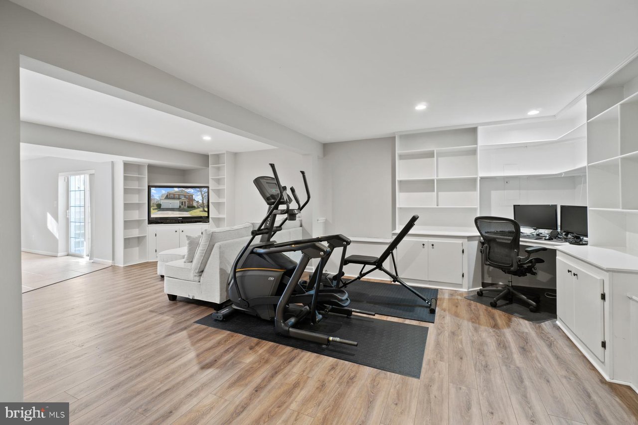 18252 Oak Lake Ct