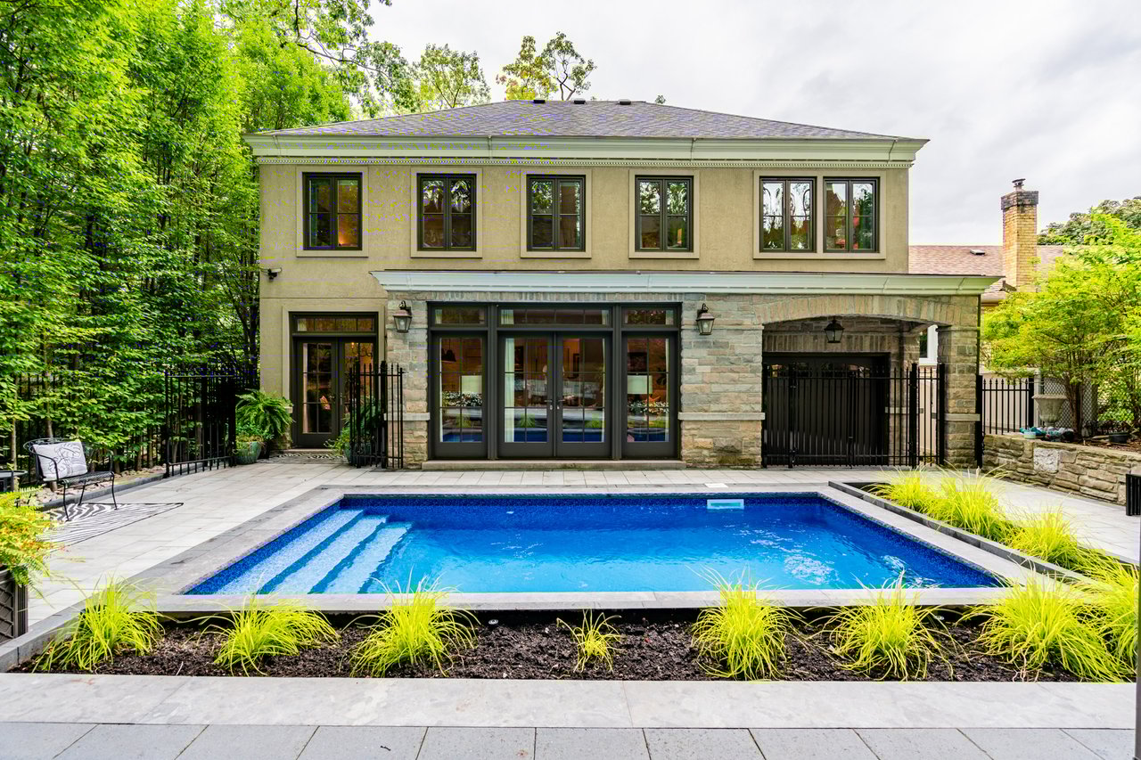 275 Glen Manor Dr E