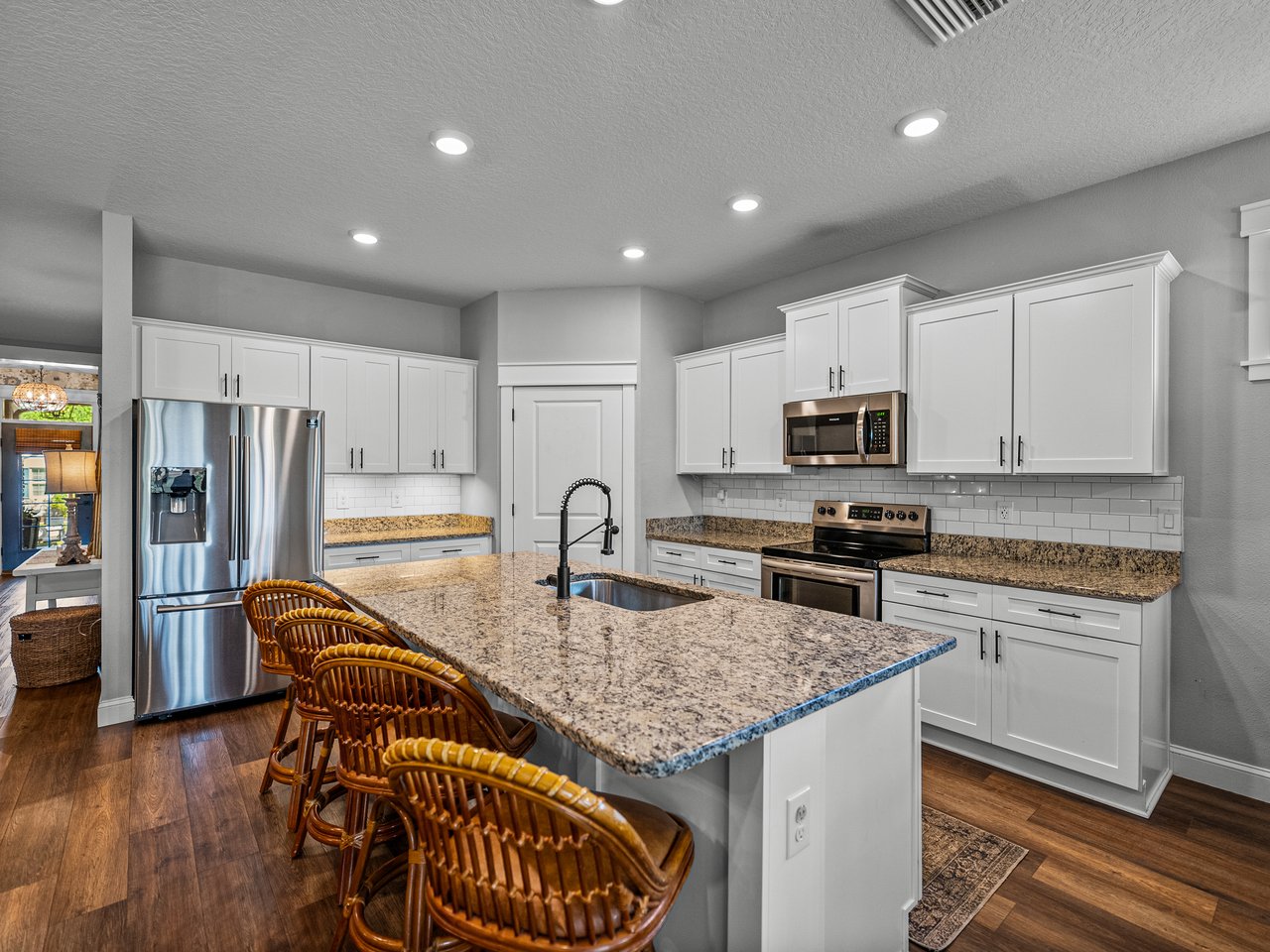 12492 EASTPOINTE DR