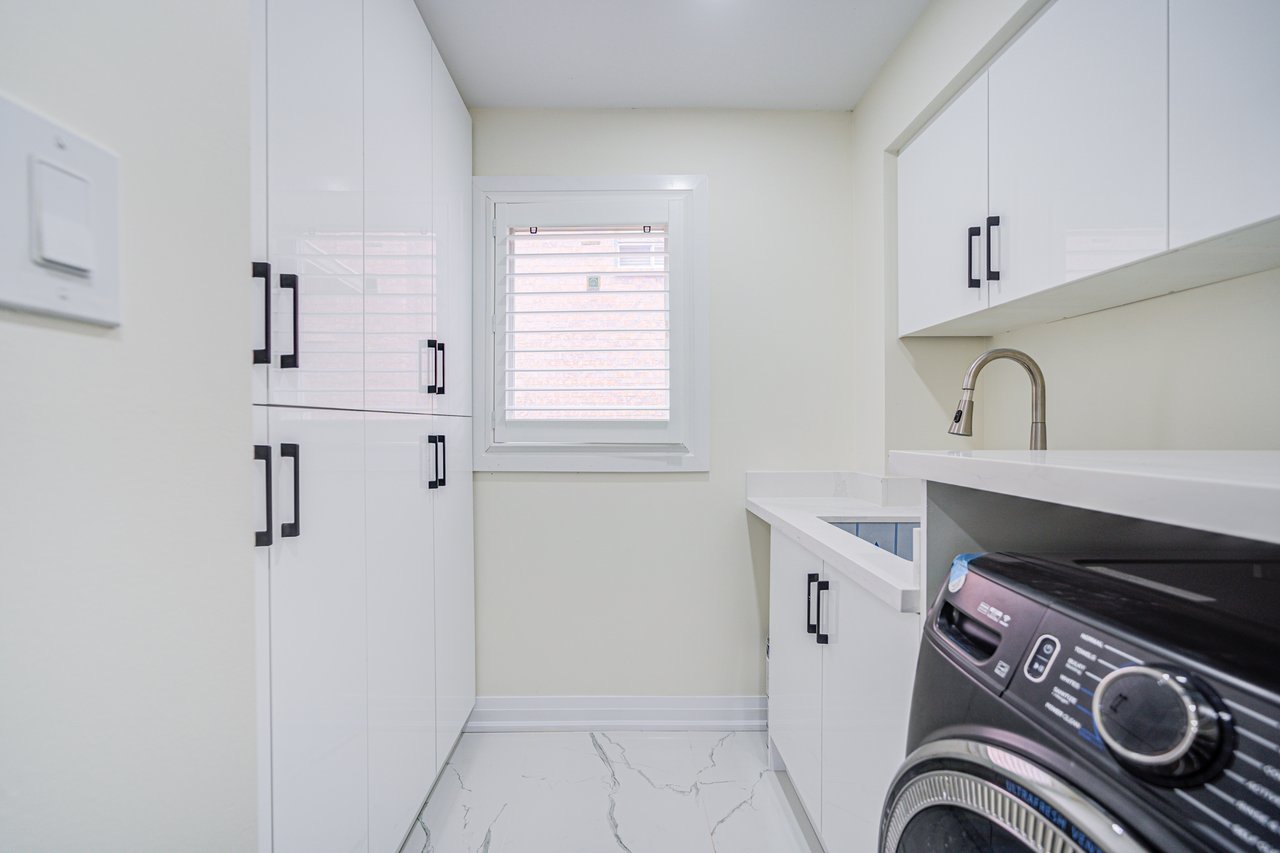 1126 Berkshire Crt