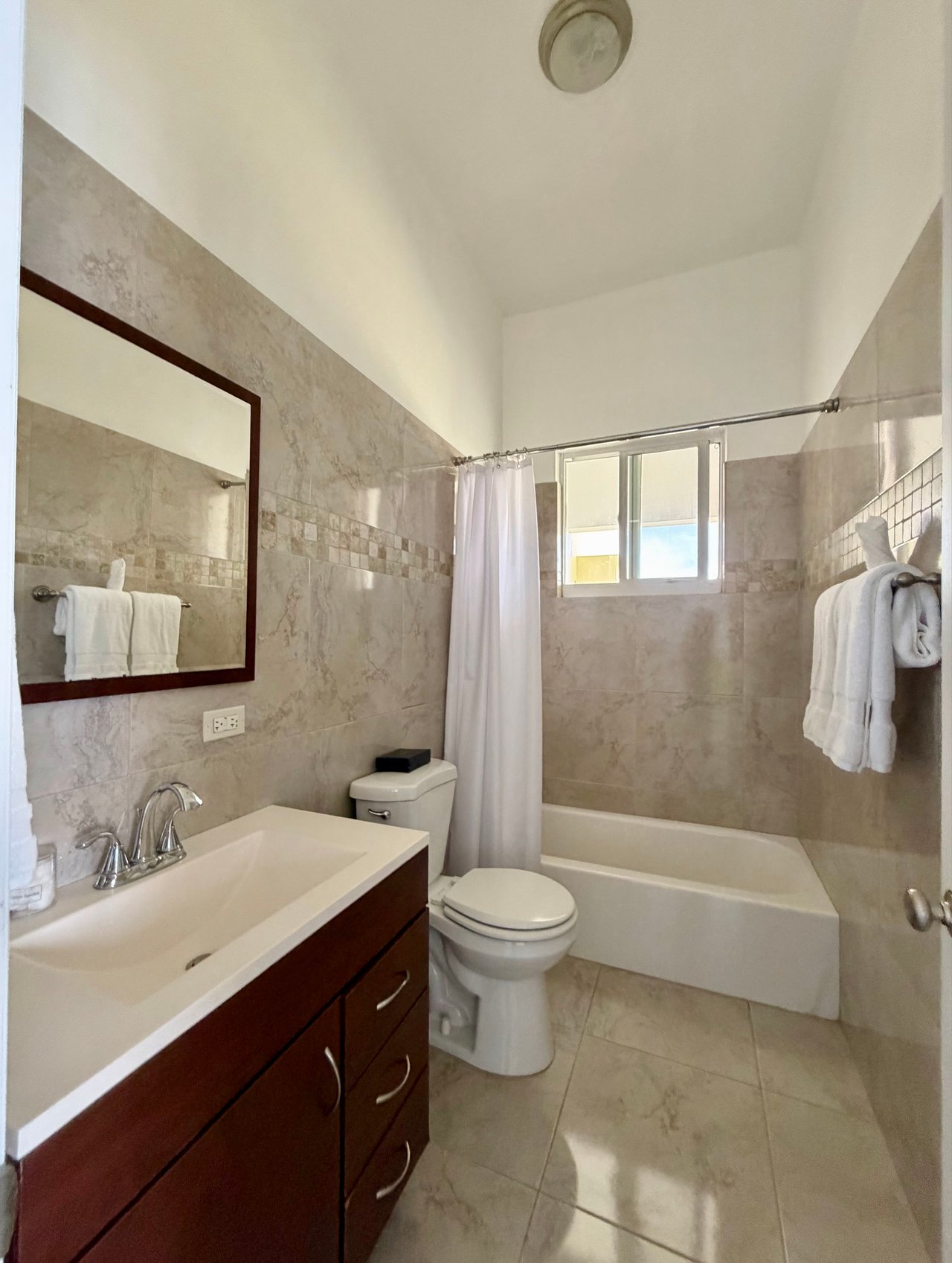 1145 McNamara Private 1 Bedroom Apartment