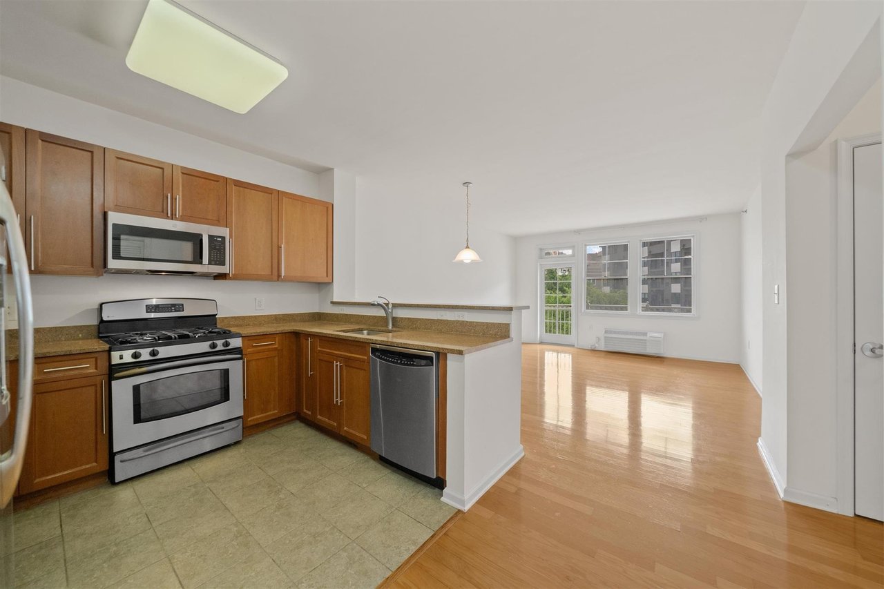  4 CONSTELLATION PL Unit: 301