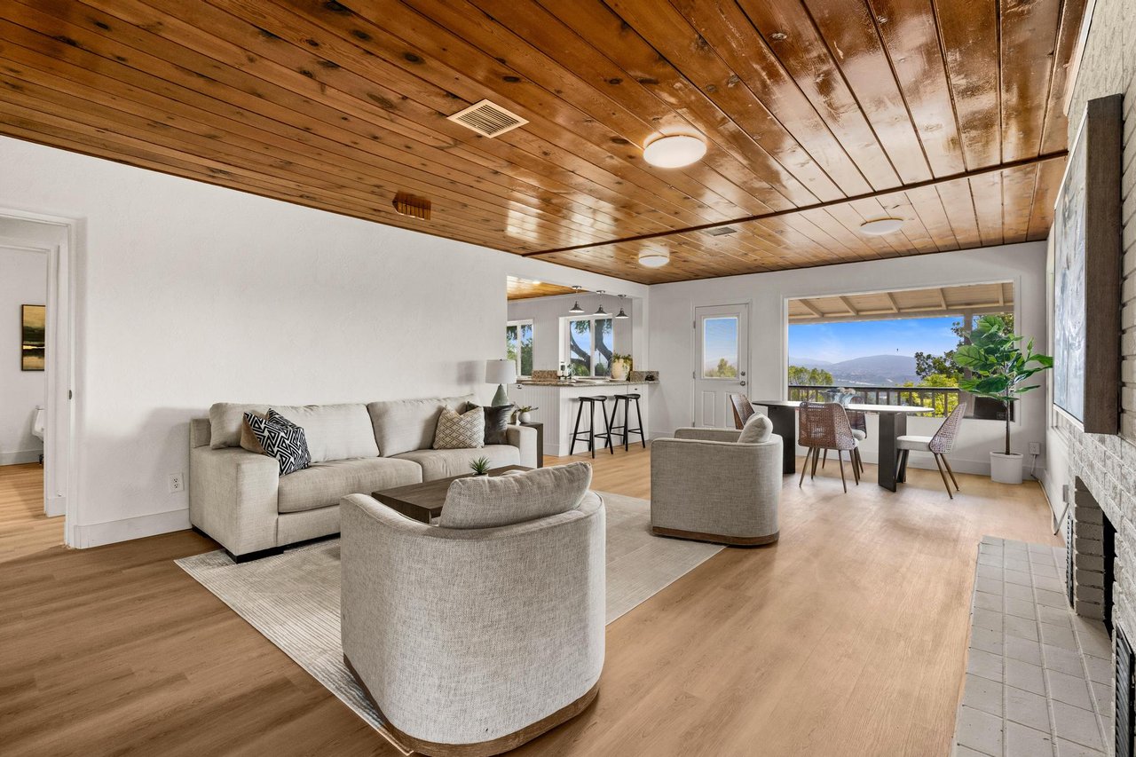 3261 Mary Ln
