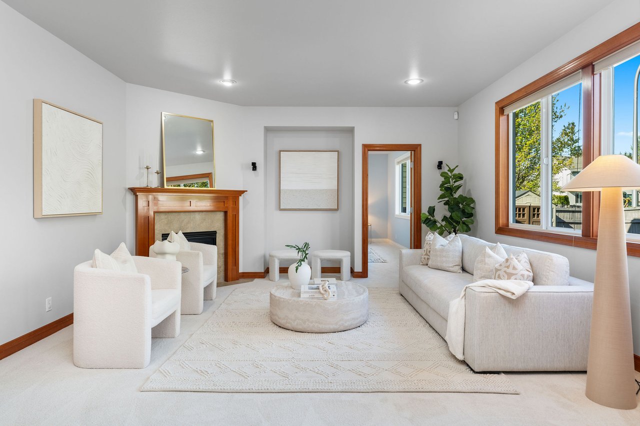 202 Chelan Ct NE