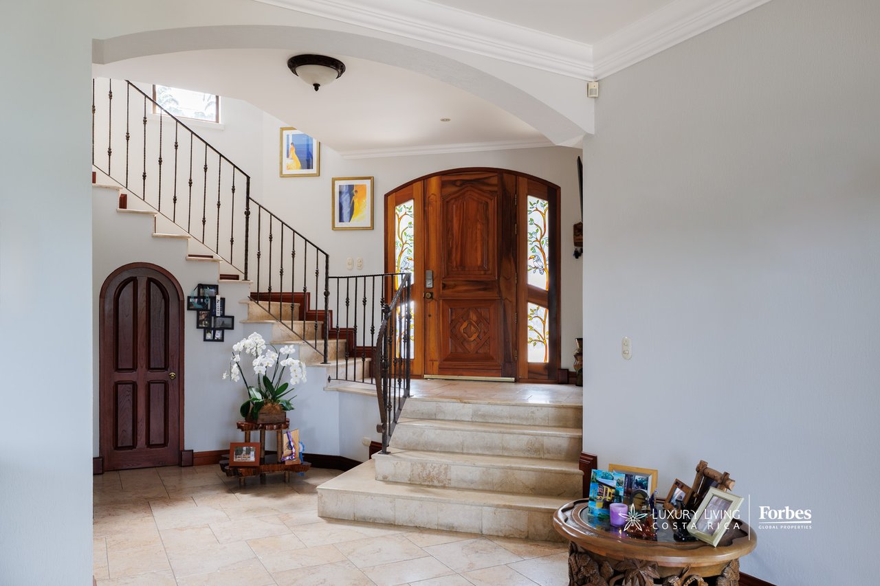 21471 - Luxury colonial house with 4 bedrooms, office, terrace and pool