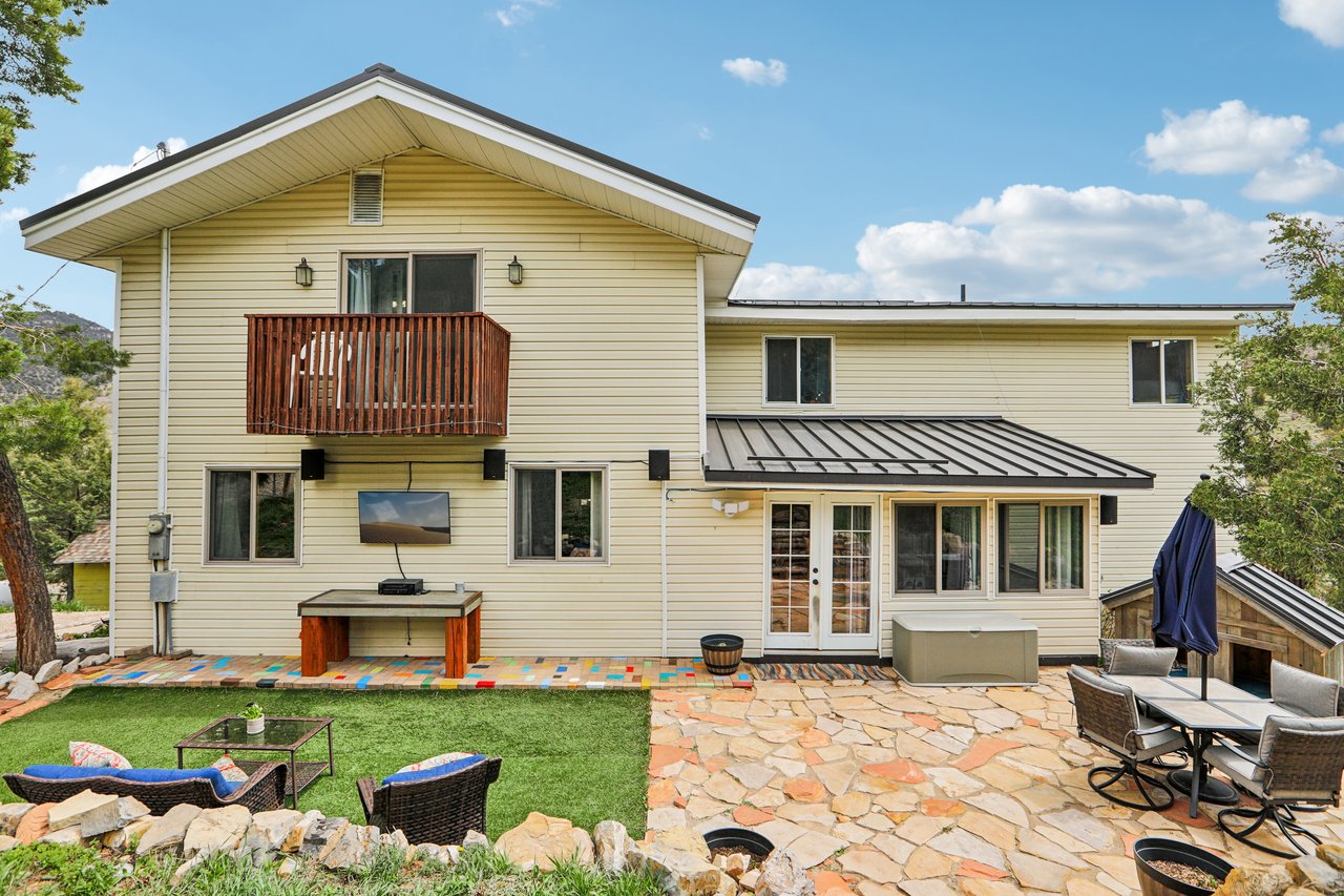 1538 Country Cir