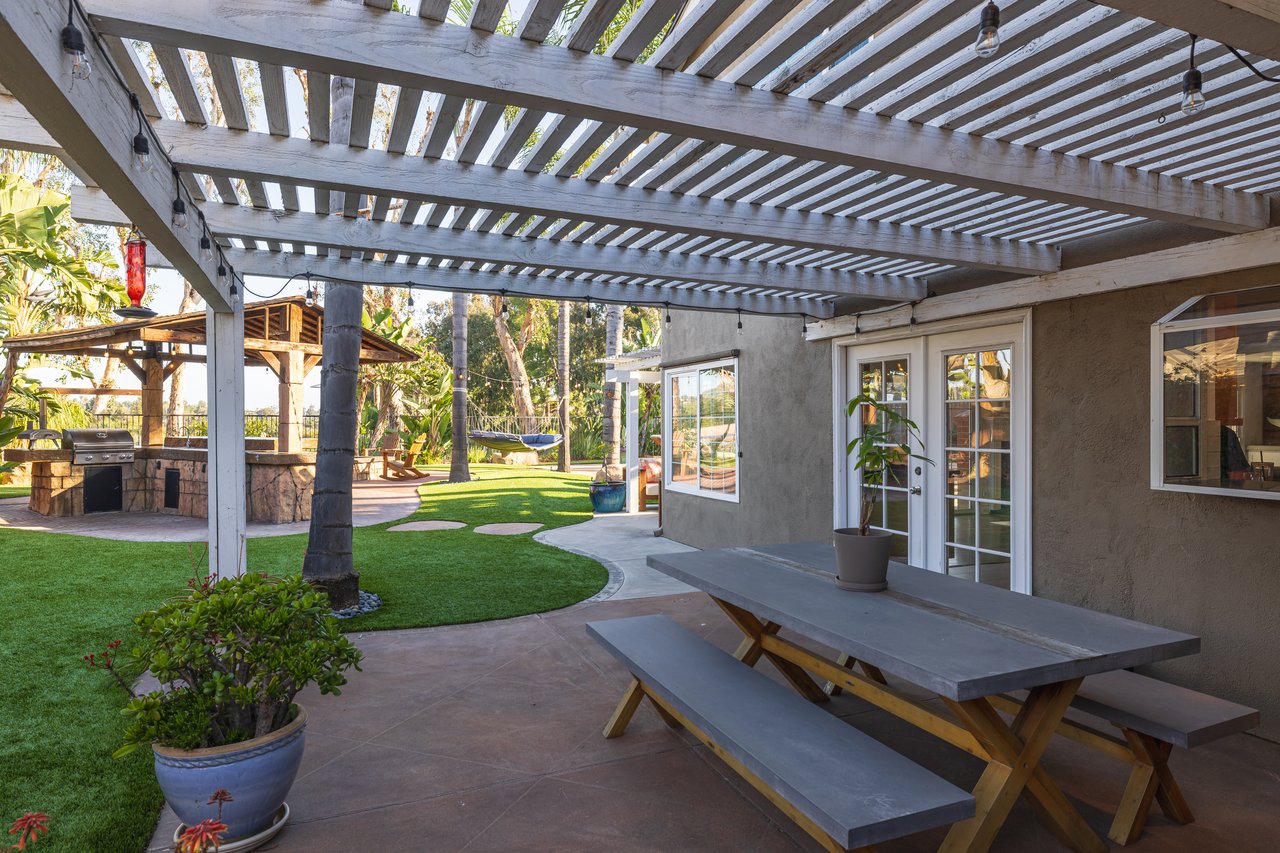 23965 Carrillo Dr