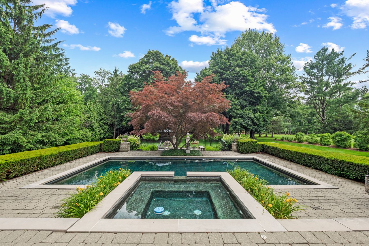 5425 Brookdale Rd, Bloomfield Hills, MI 48304