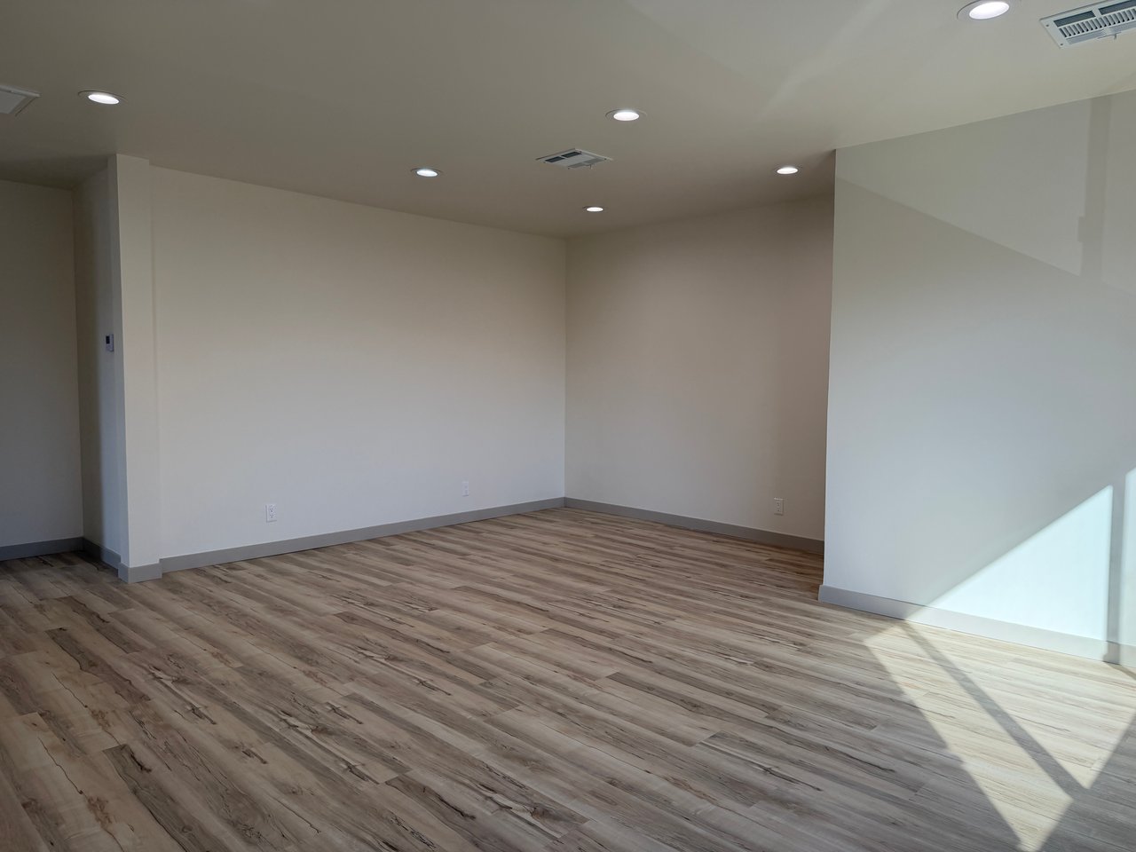 1519-1521 W. Glenoaks