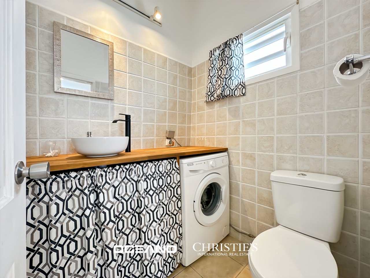 POINT PIROUETTE – 2-Bedroom Townhouse with Private Pool