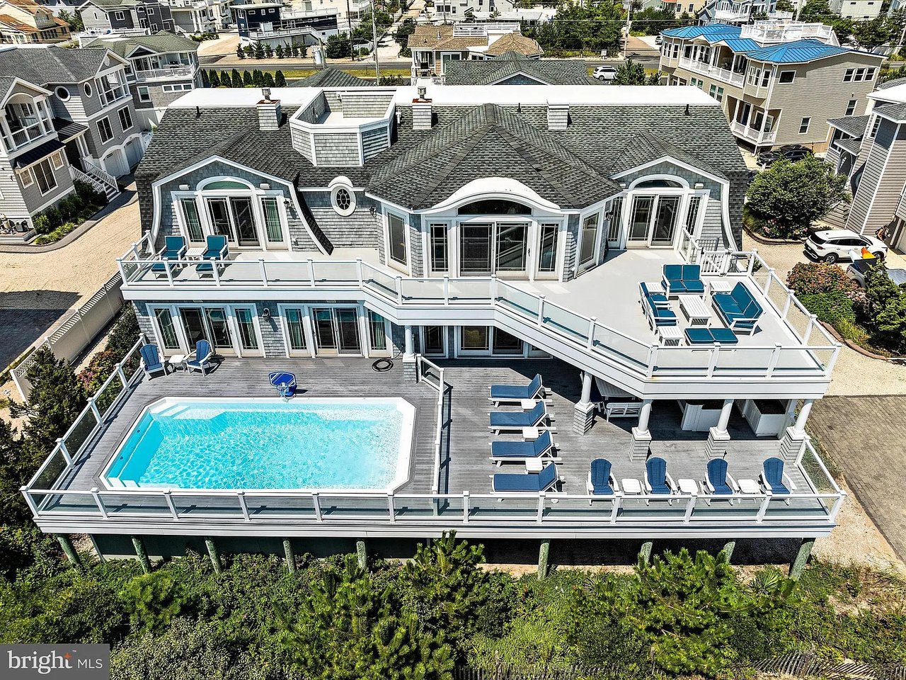 1095 Long Beach Blvd #B