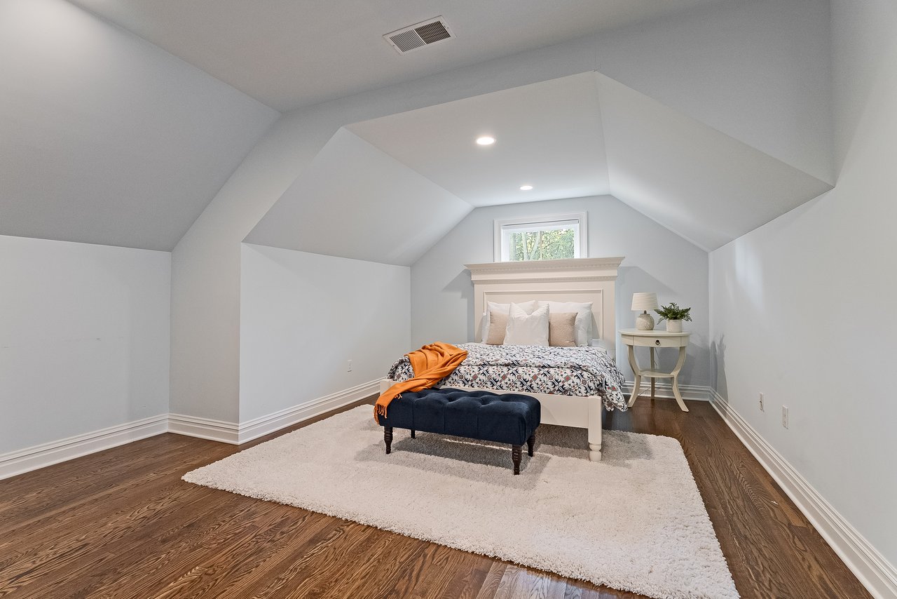 40 Sunnybrook Rd