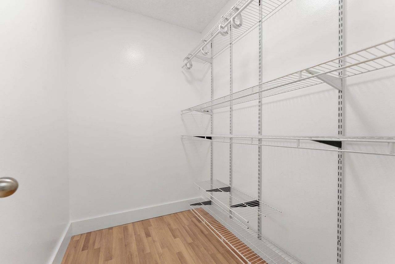 1194 Hillsboro Mile, Unit 72