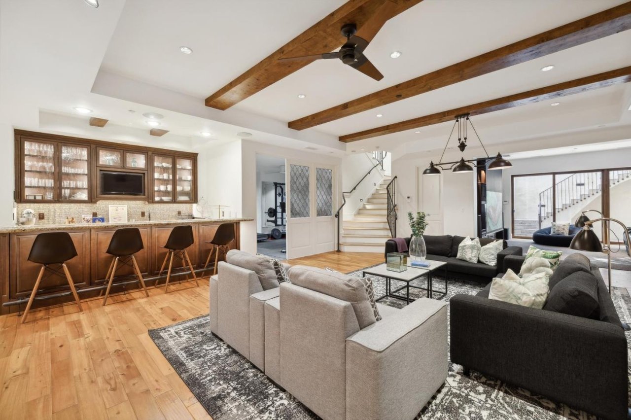 1325 Garden Lane