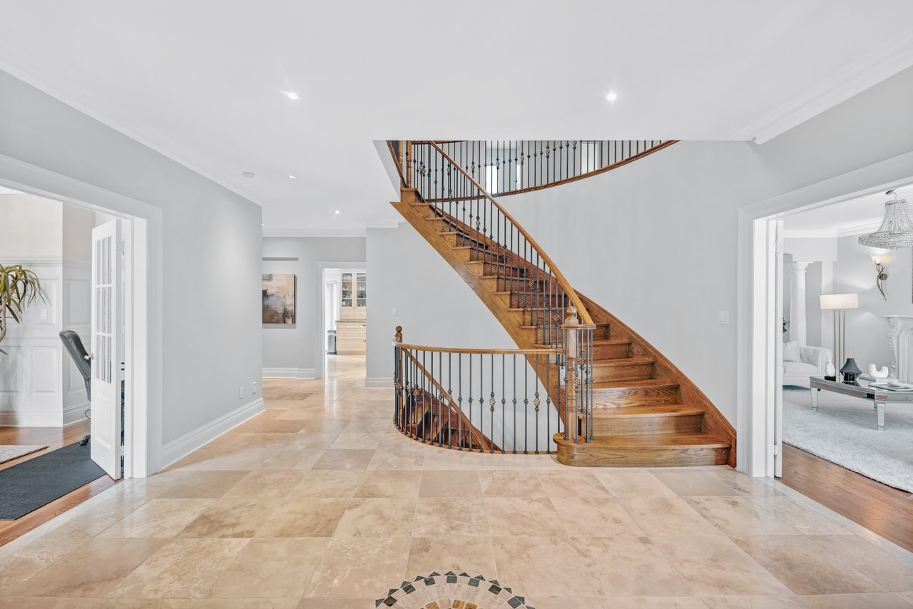 2126 Parker Dr