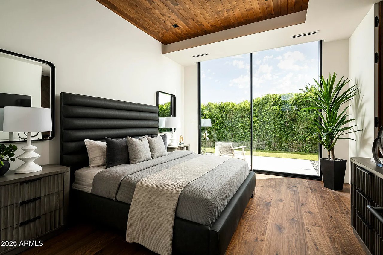 6911 E Jackrabbit Rd