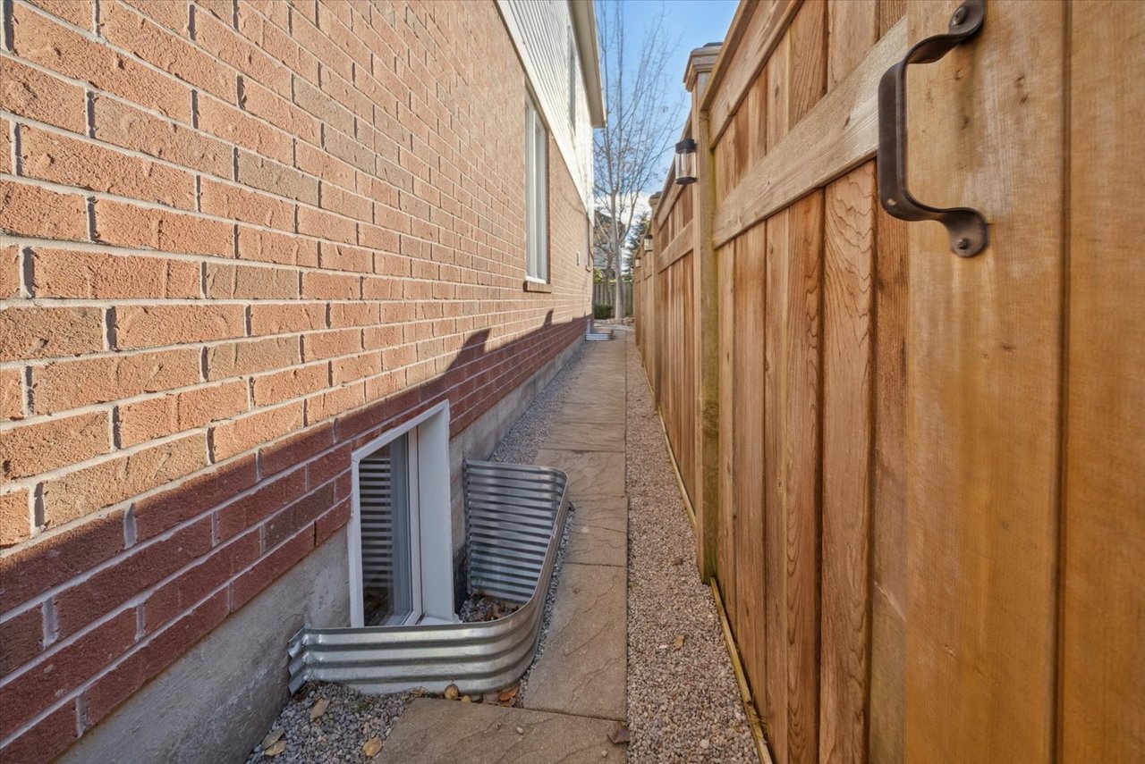 77 Fred Silvester rd