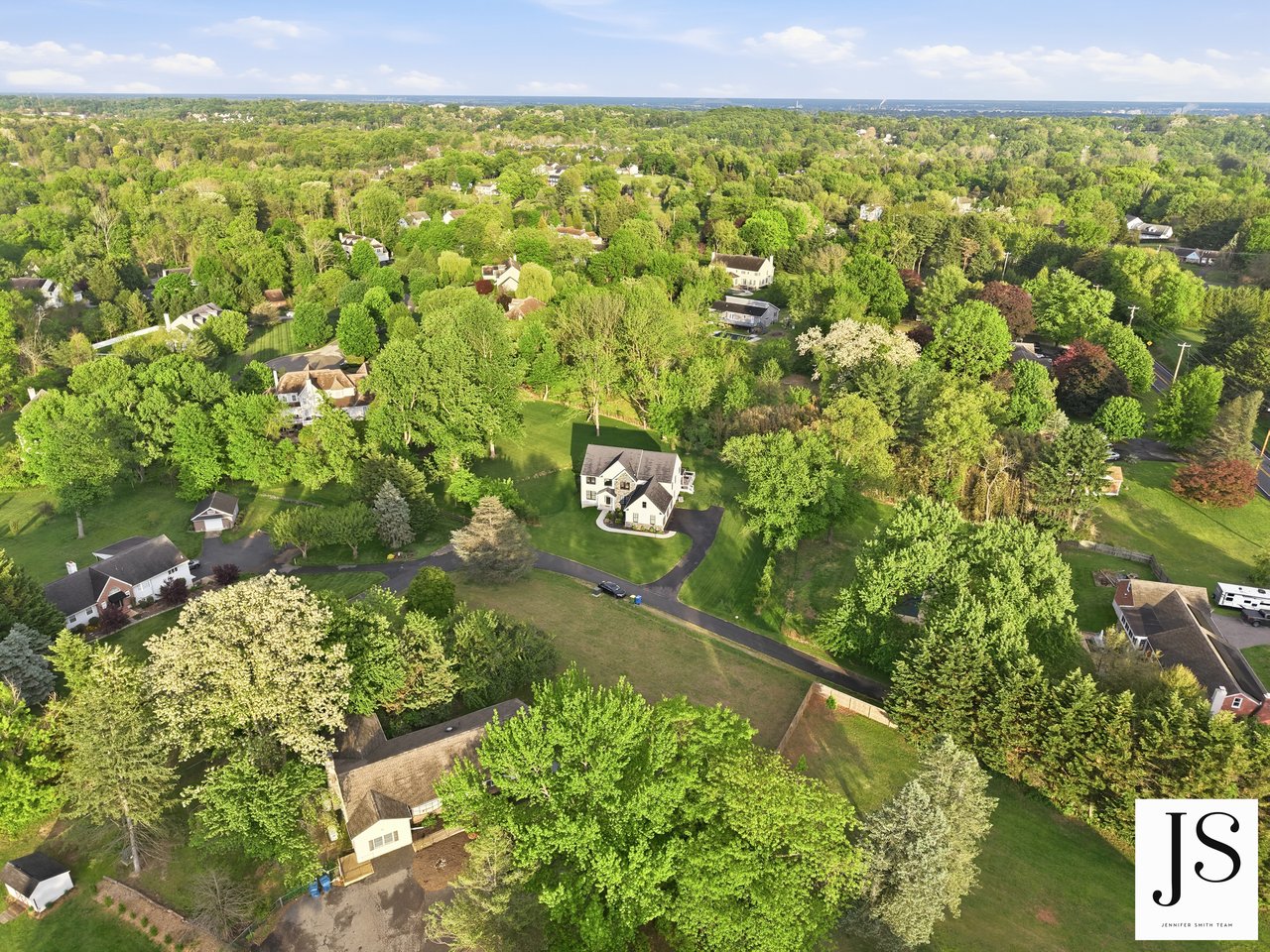 7 Overfield Ln, Glen Mills, PA 19342
