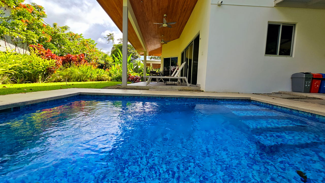 Charming Villa with Modern Amenities, Pool, and Prime Location