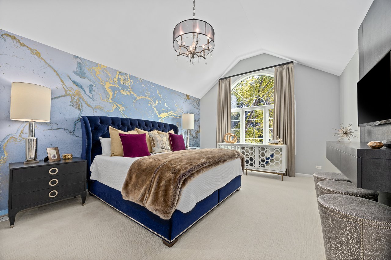 1950 Elmore Ave, Downers Grove