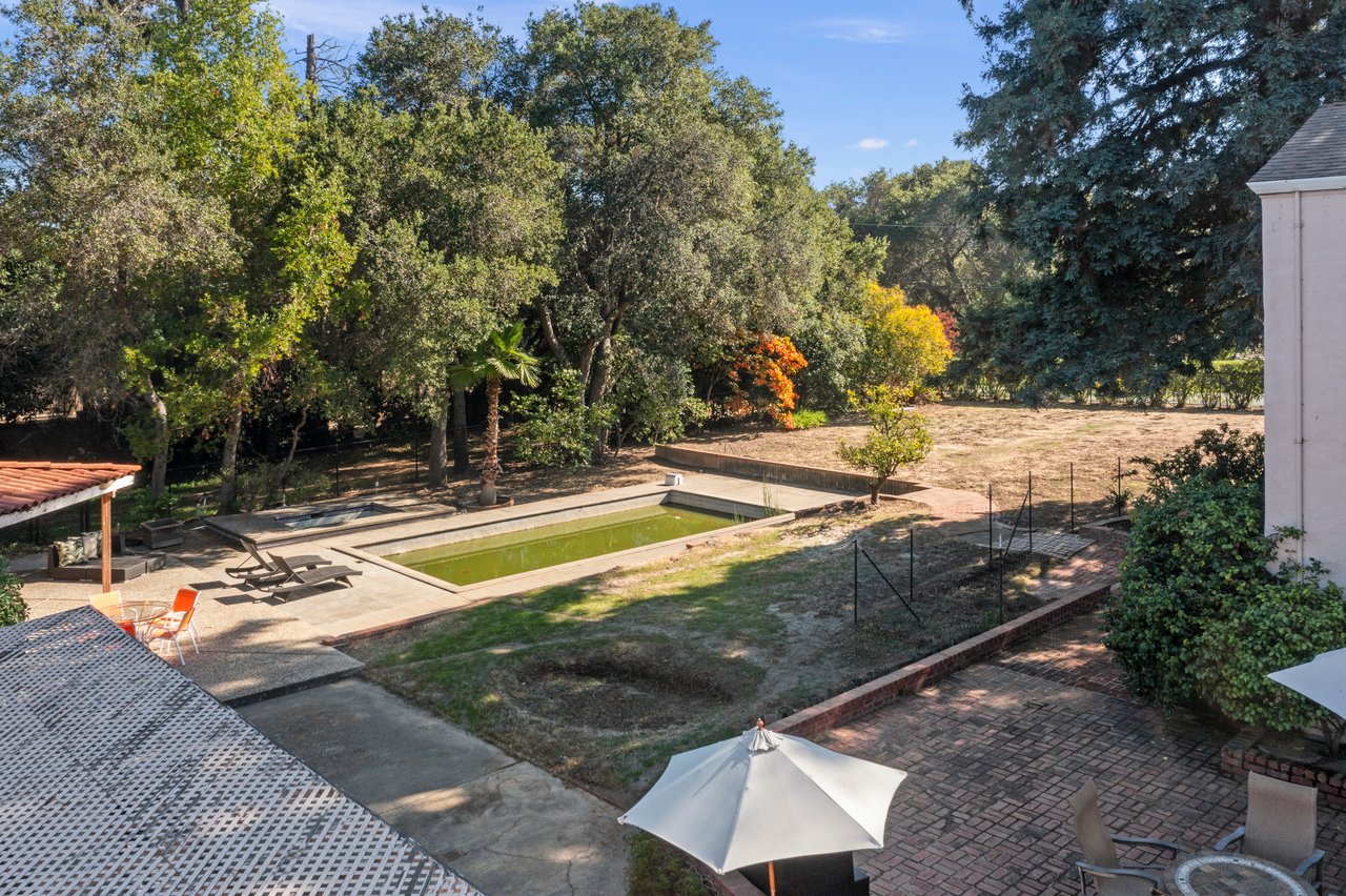 19605 Glen Una Drive