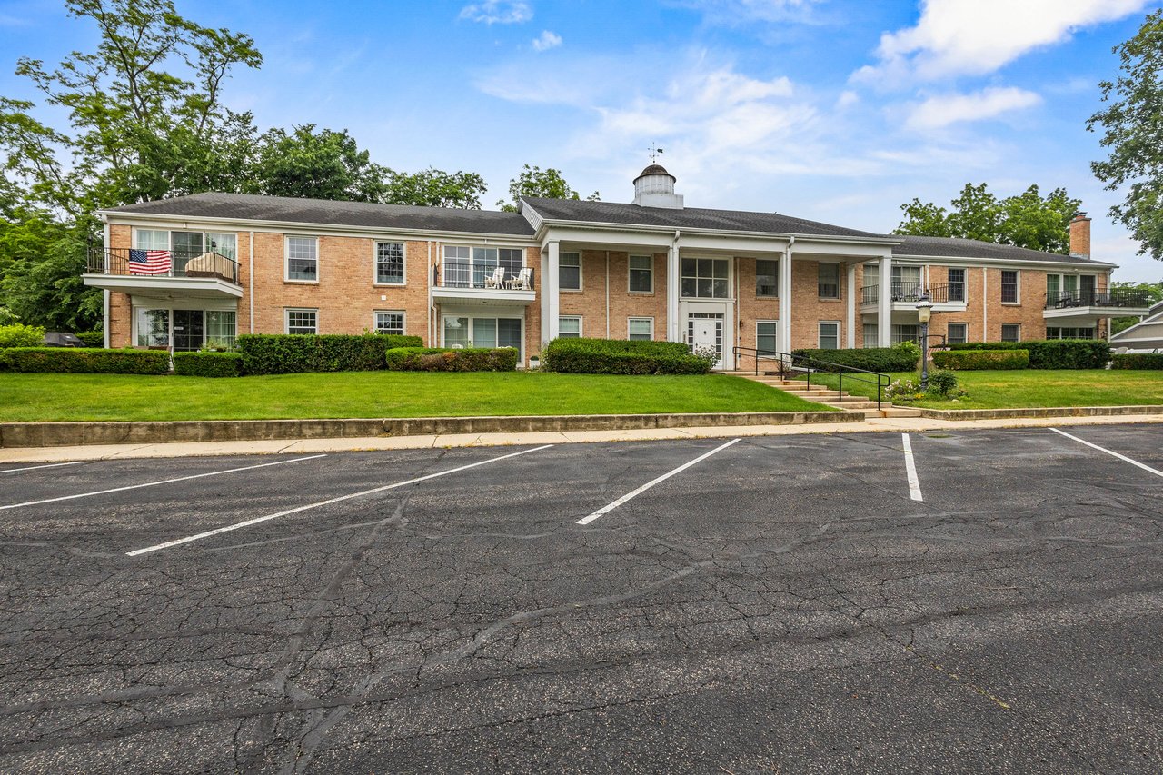 1305 W Main St 108 Lake Geneva, Wisconsin 53147 