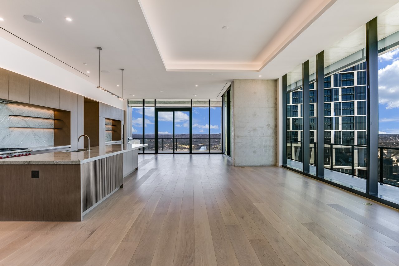 The Modern Penthouse #5502 North