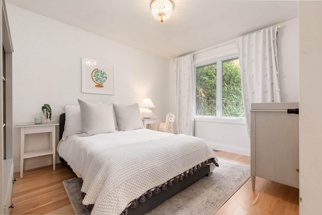 Central Oakville Bungalow