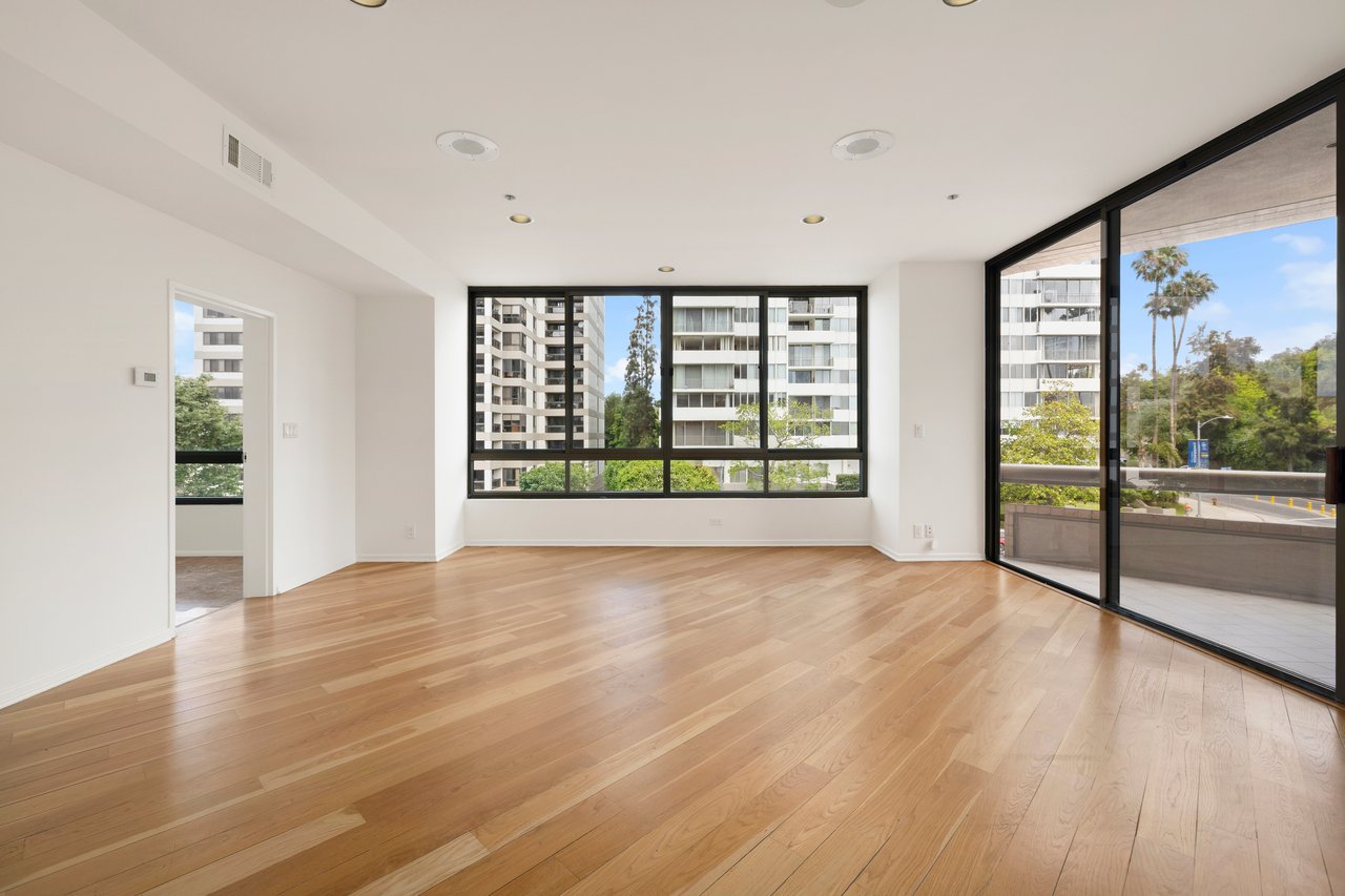 10430 Wilshire Blvd #202, Westwood