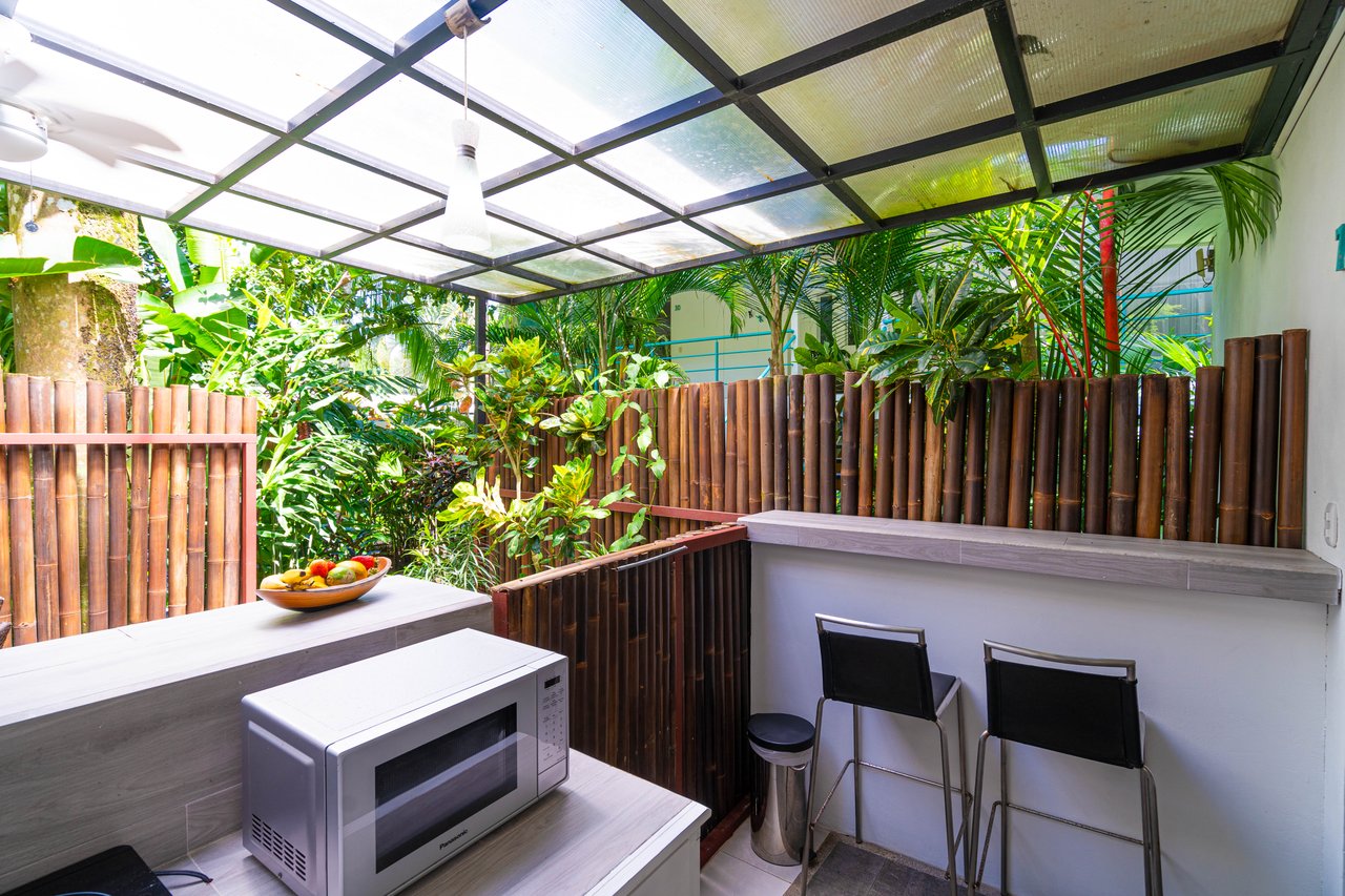 22 Unit Tropical Boutique Hotel steps from Manuel Antonio Park & Beach