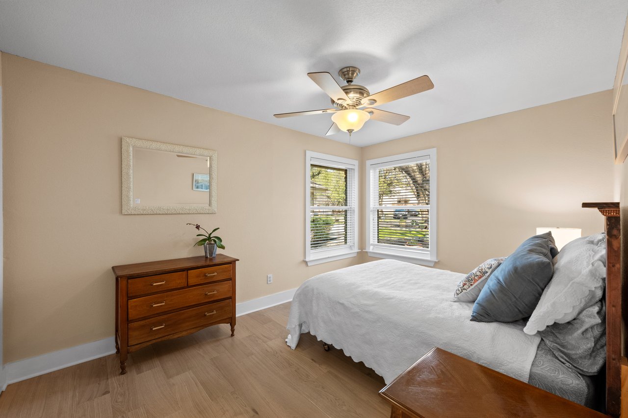 6103 Waldon Hollow
