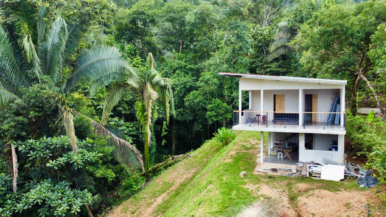 Investment Opportunity in Playa Hermosa – Fixer-Upper with Great Potential!